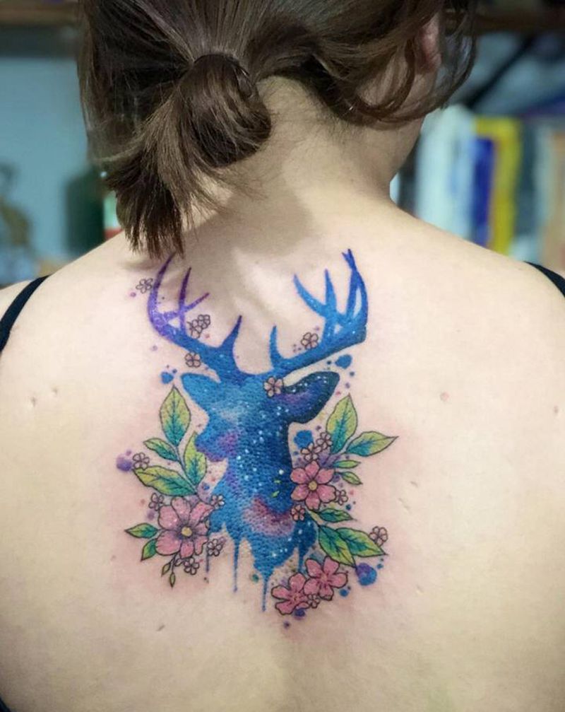水彩鹿纹身图片_背部水彩纹身图案
