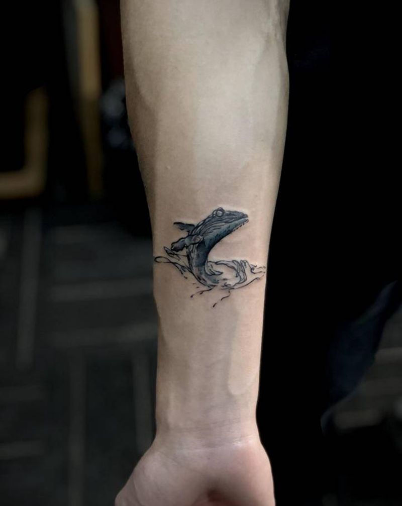 鲸鱼纹身图片_水彩水墨纹身图案