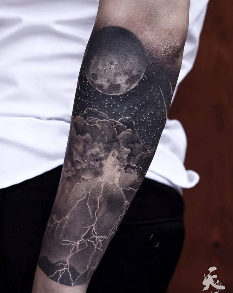 西安天予刺青写实作品纹身图片_手臂欧美写实星球 雷云纹身图案