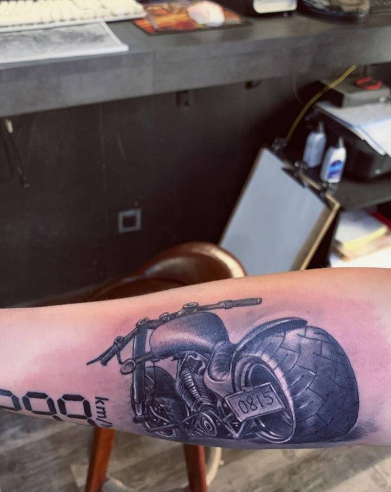 哈雷纹身图片_欧美写实纹身图案