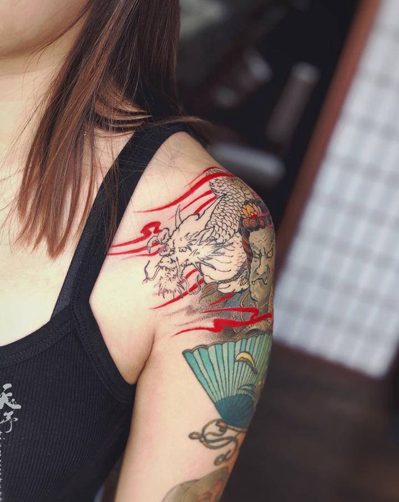 不动明王小青龙纹身图片_肩部新传统纹身图案