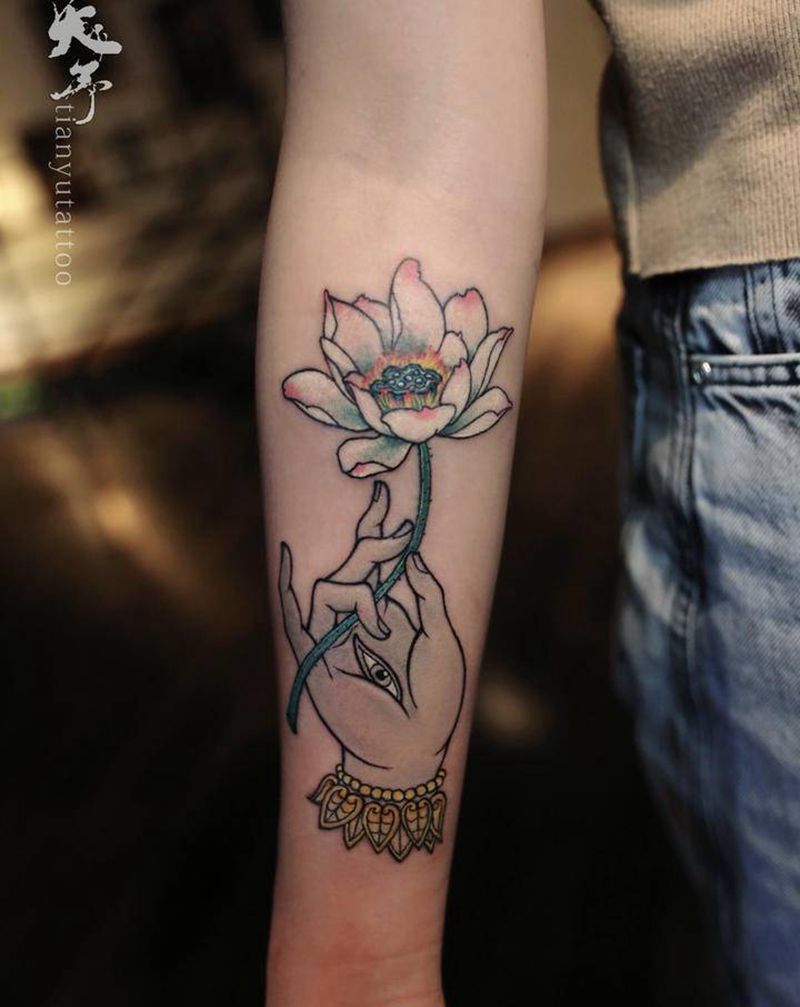 佛手荷花纹身图片_手臂传统纹身图案