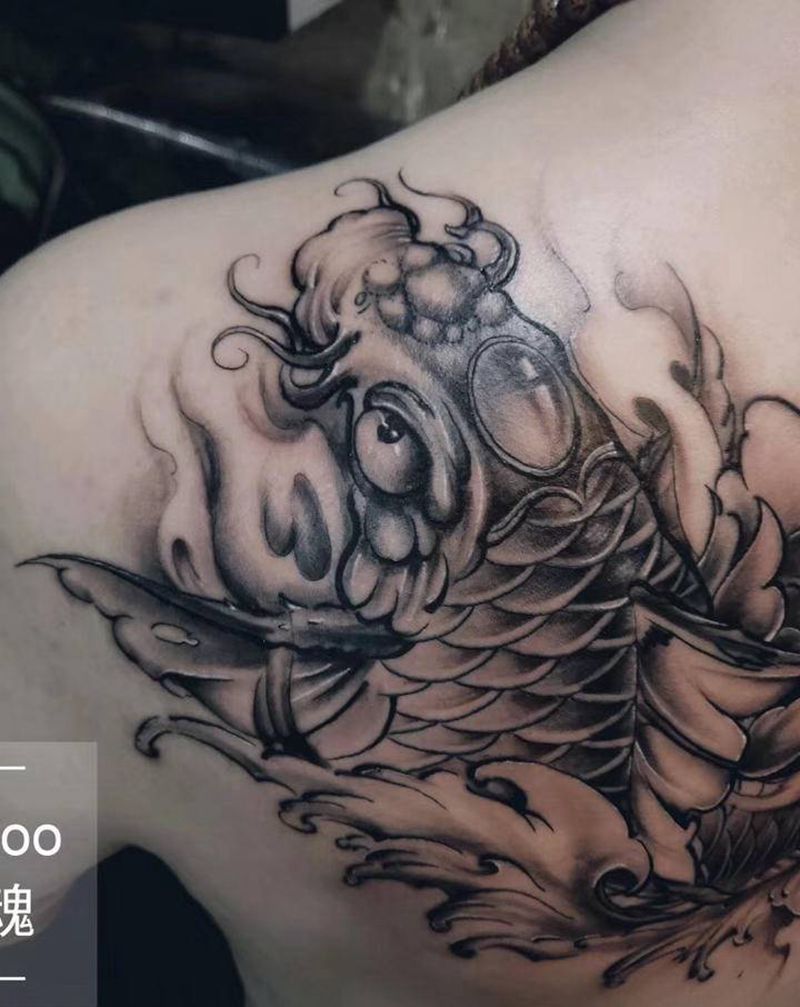 鱼纹身图片_新传统纹身图案