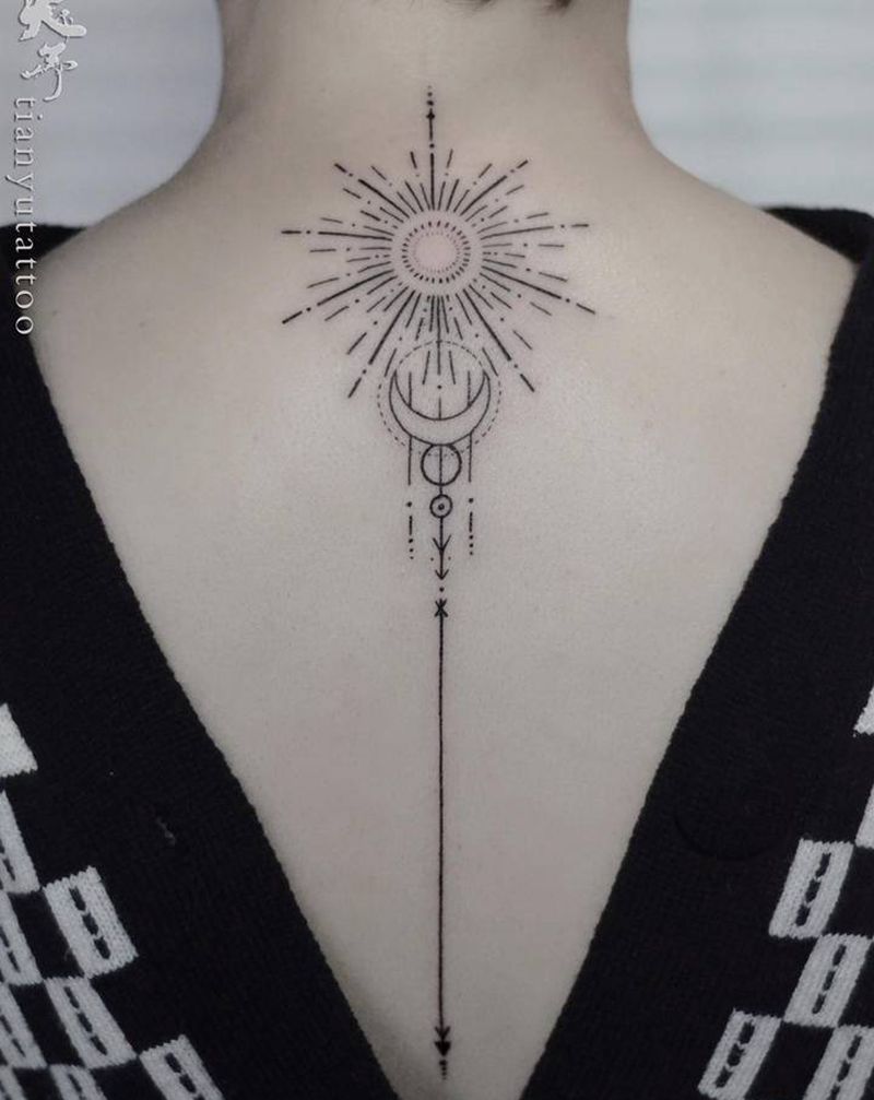 小清新作品纹身图片_背部纹身图案