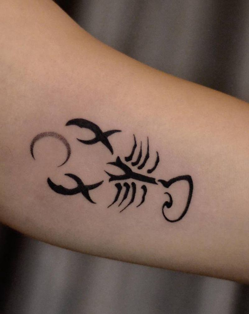 字母与星座的组合♏️纹身图片_手臂图腾点刺纹身图案