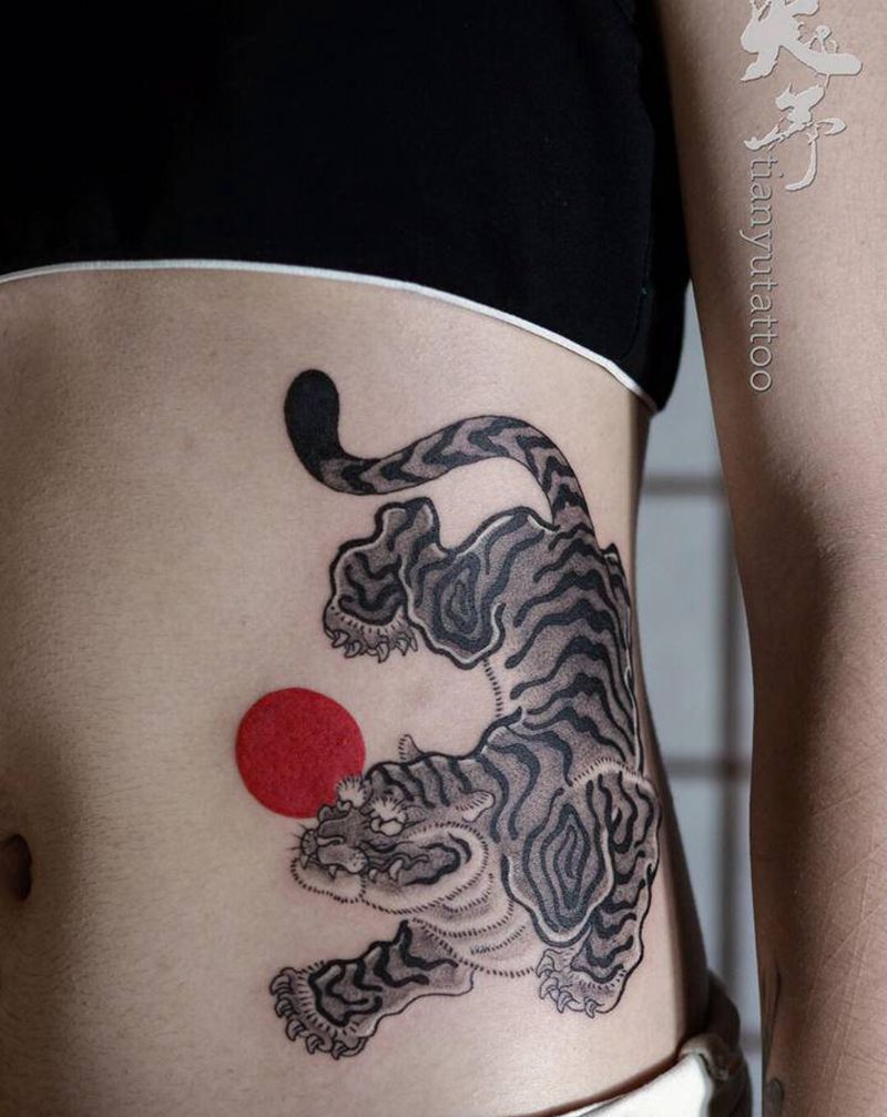 传统作品：侧腰虎