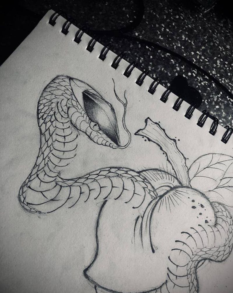 设计蛇与桃纹身图片_腿部手臂新传统老传统纹身图案