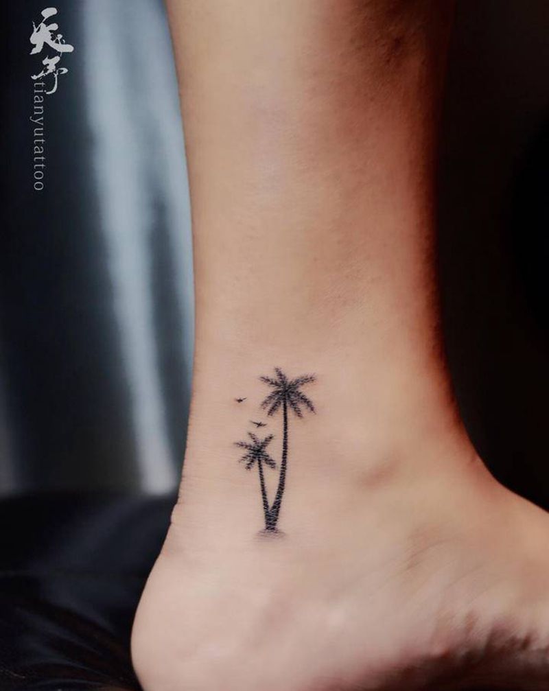 【每日作品】小清新椰树纹身图片_腿部图腾点刺纹身图案