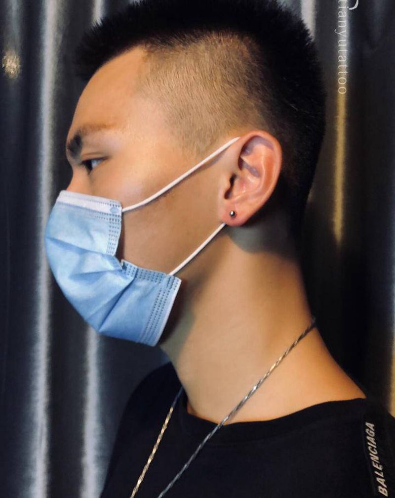 【穿孔工作】耳钉⭐️纹身图片_穿孔纹身图案