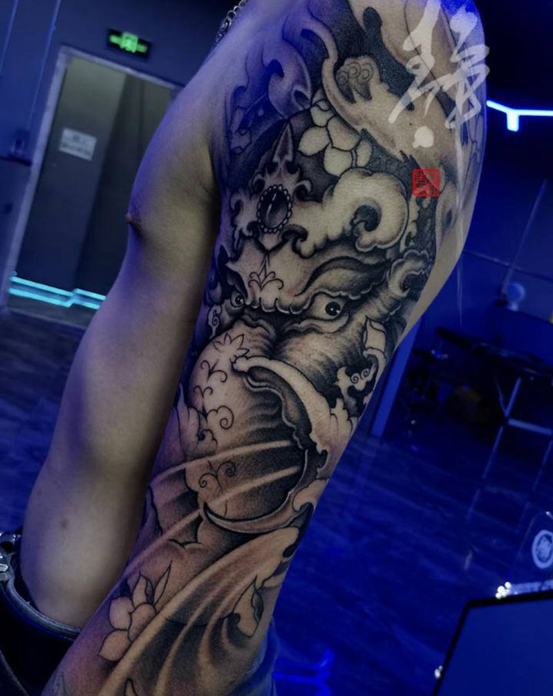 象神纹身图片_手臂纹身图案