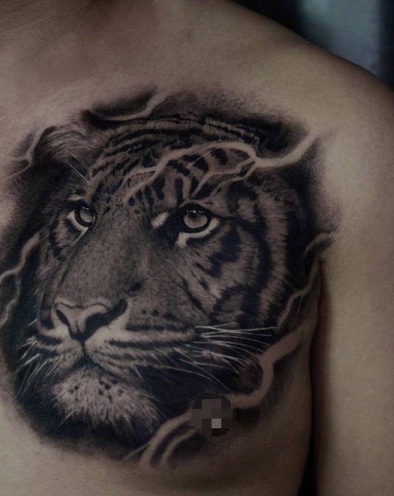 西安天予刺青写实纹身纹身图片_胸部欧美写实纹身图案