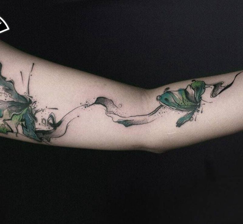 明日有光纹身图片_手臂水墨纹身图案