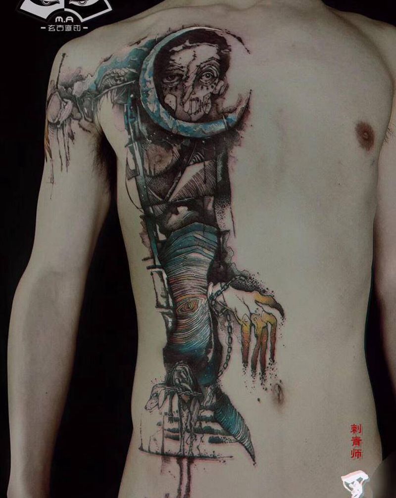 梦纹身图片_胸部水墨纹身图案