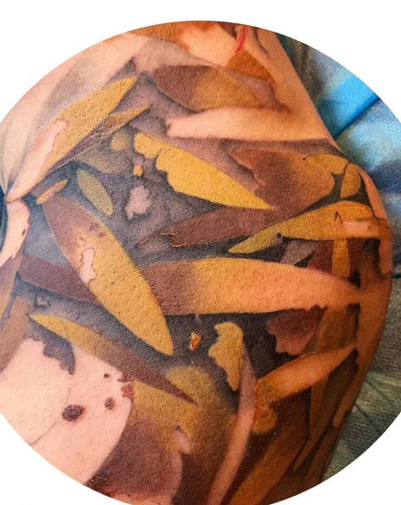 未完成纹身图片_腿部水墨纹身图案