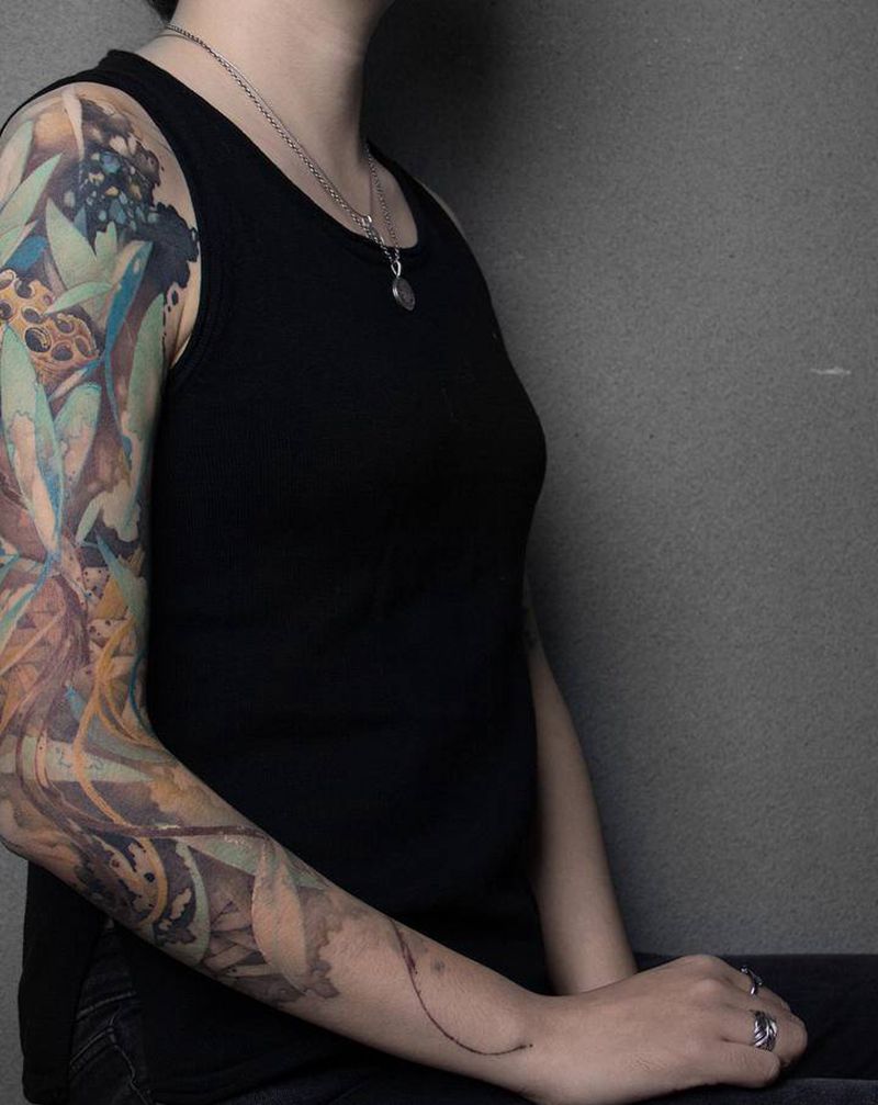 荷花，不知道自己就是夏天纹身图片_手臂水墨水彩纹身图案