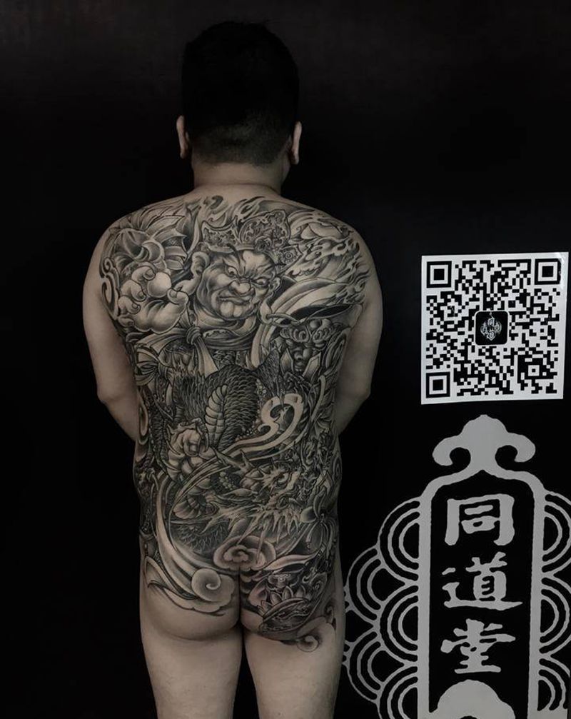 不动明王纹身图片_背部新传统水墨纹身图案