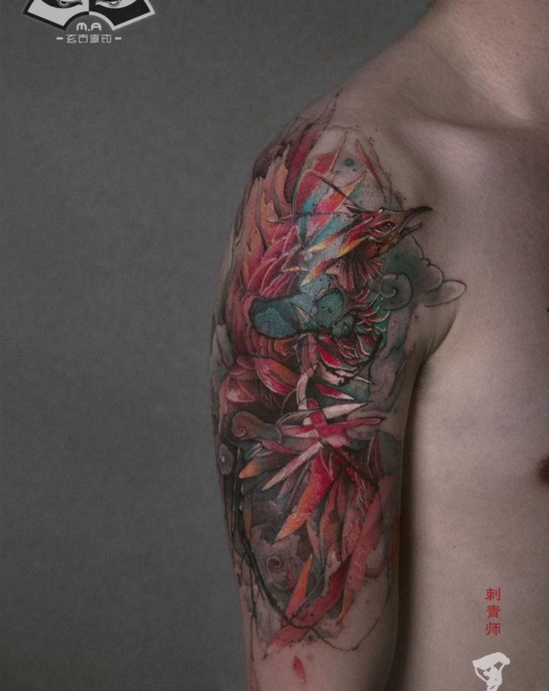 凤凰纹身图片_肩部新传统水墨纹身图案