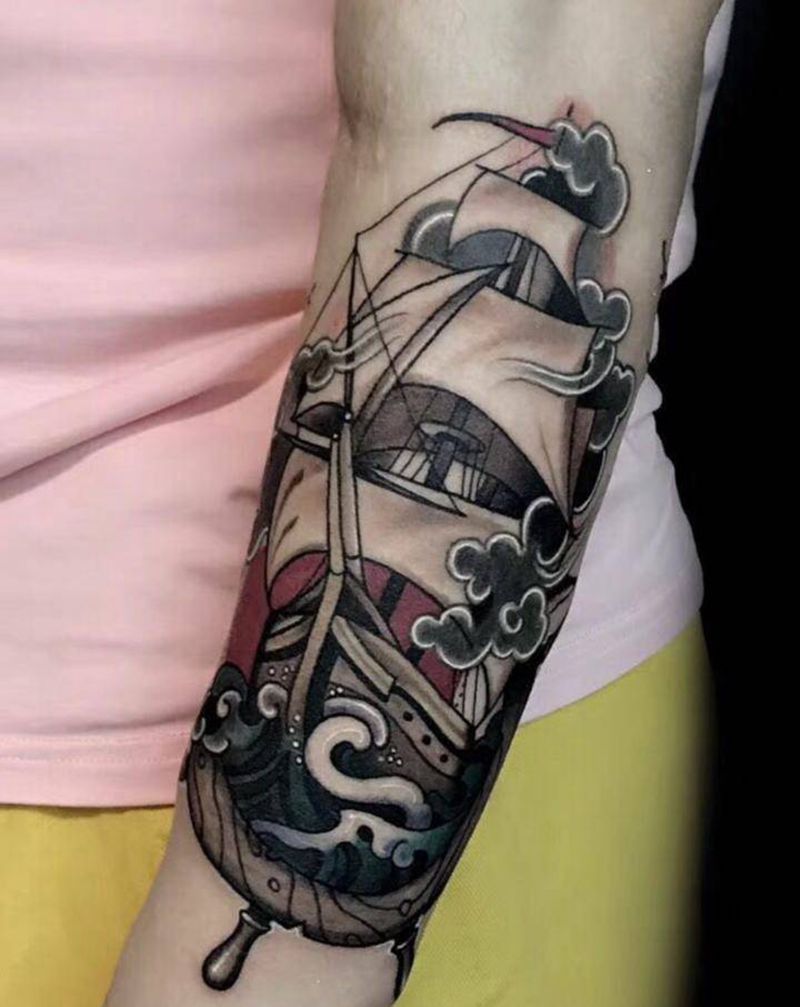 一帆风顺纹身图片_手臂Old School水彩纹身图案