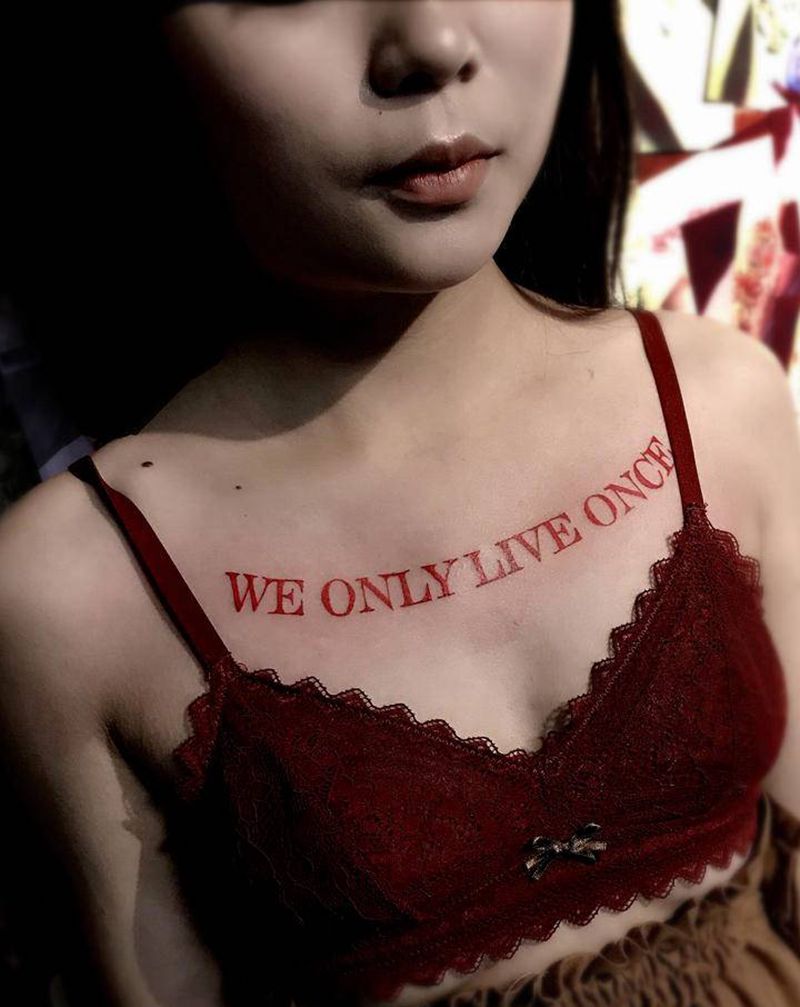 英文小纹身纹身图片_胸部花体字欧美写实纹身图案