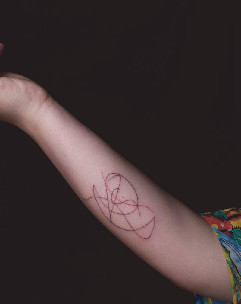 趣纹身图片_手臂肩部几何线纹身图案