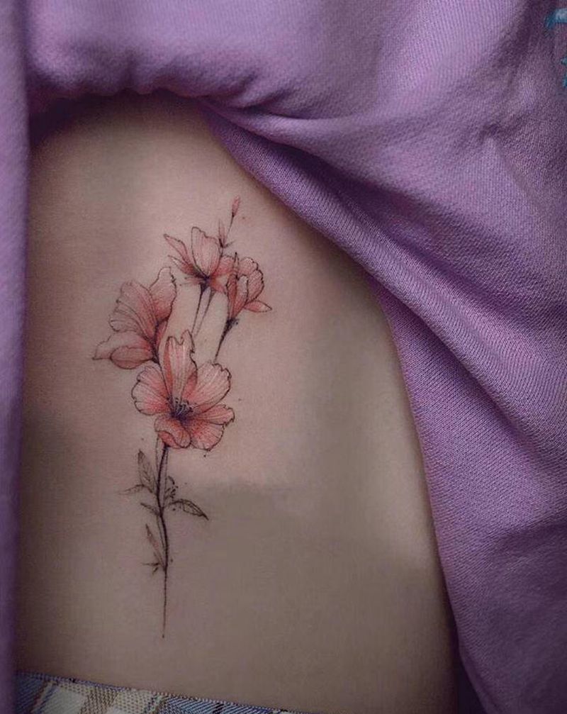 清纹身图片_腰部水墨花纹身图案