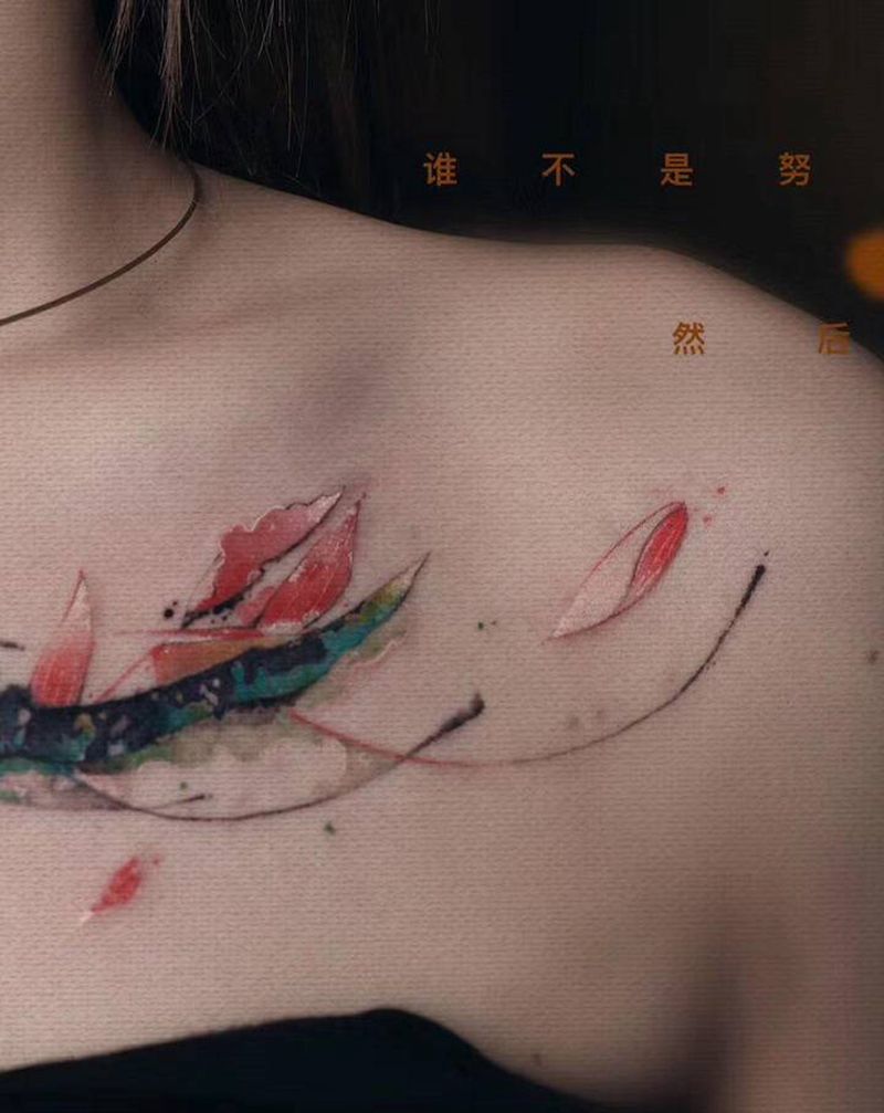 遮盖设计纹身图片_胸部水墨遮盖纹身图案