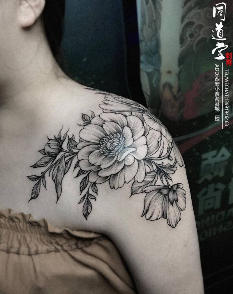 素花纹身纹身图片_肩部New School欧美写实纹身图案