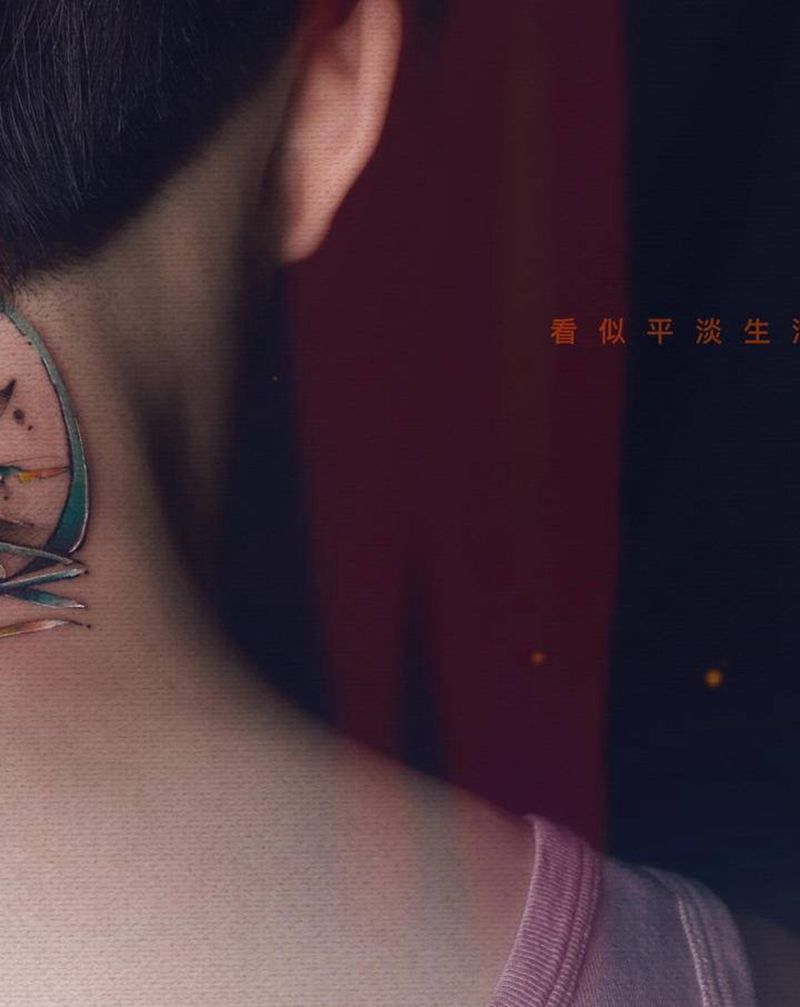 上天的眷顾纹身图片_颈部水墨薄荷纹身图案