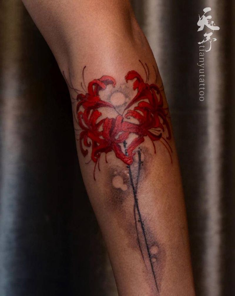 小臂彼岸花纹身图片_手臂水彩水墨纹身图案