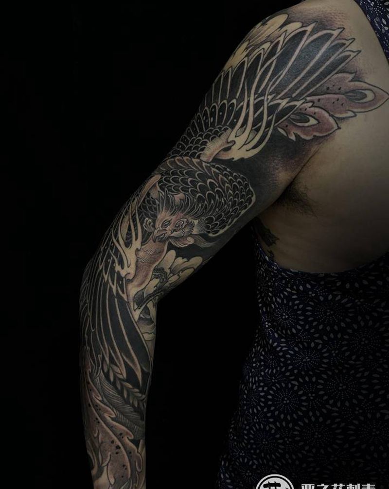 凤纹身图片_手臂新传统纹身图案
