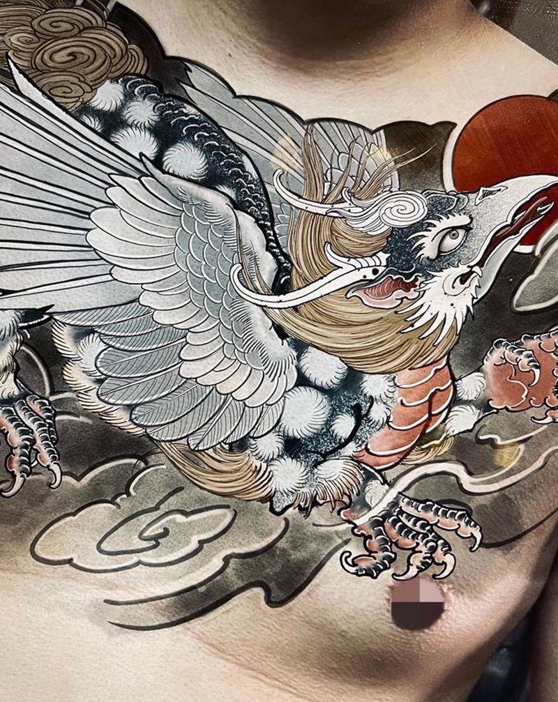 【客稿】三胜兽之一·金翅鸟雄狮纹身图片_胸部新传统老传统纹身图案