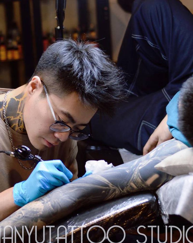 天予刺青日常工作进行中