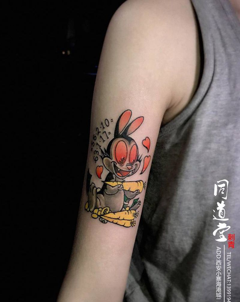 原创小兔子纹身图片_手臂花体字New School纹身图案