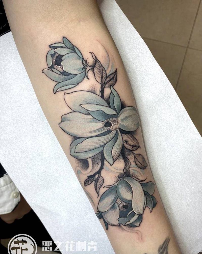 玉兰花纹身图片_手臂水彩水墨纹身图案