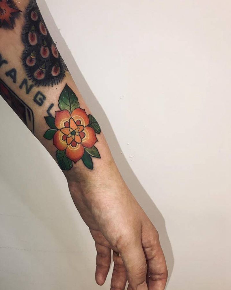 花纹身图片_手臂New School纹身图案