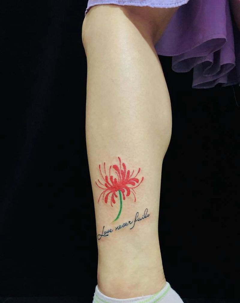 彼岸花字母纹身图片_腿部老传统纹身图案