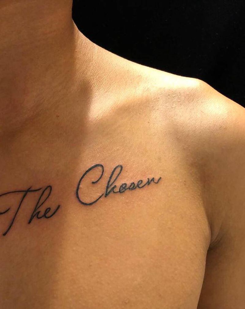 英文字母纹身图片_胸部新传统纹身图案