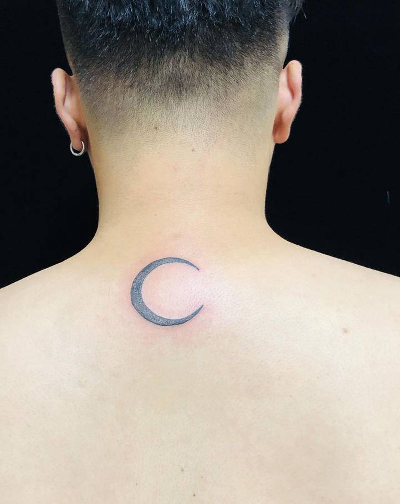 月亮纹身图片_背部纹身图案