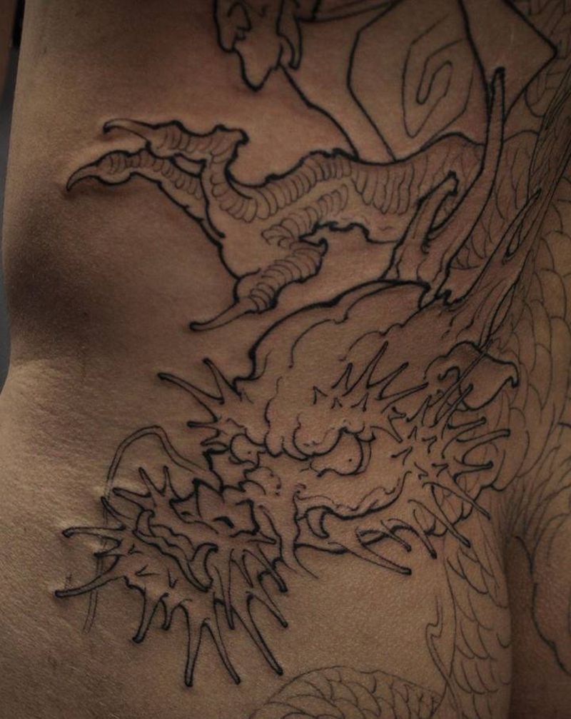 满背龙悟空未完成纹身图片_背部新传统龙孙悟空齐天大圣纹身图案