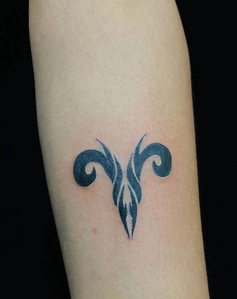 羊头纹身图片_手臂纹身图案