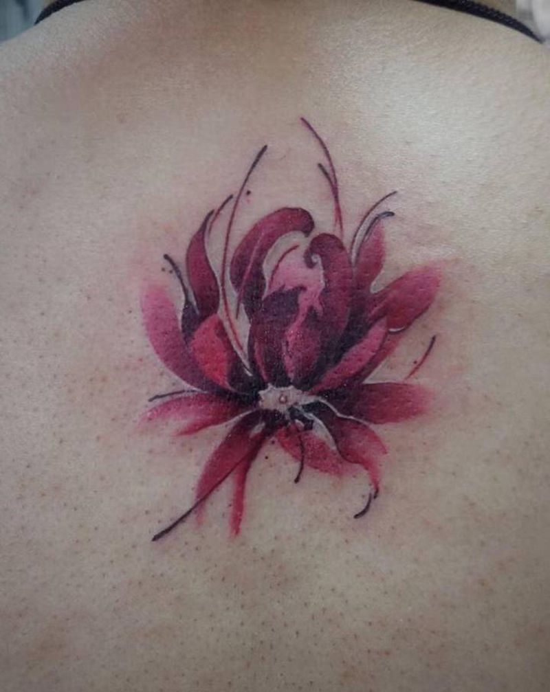 彼岸花纹身图片_背部新传统纹身图案