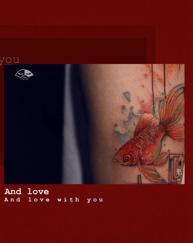 【love with you】纹身图片_手臂水墨水彩鲤鱼纹身图案