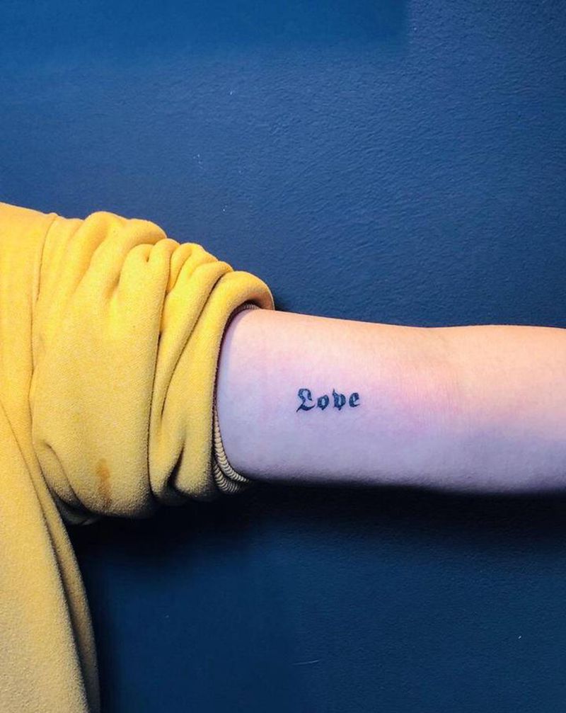 字母纹身图片_手臂纹身图案