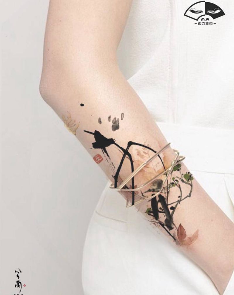 《安生》纹身图片_手臂腿部水彩水墨汉字枫叶树纹身图案