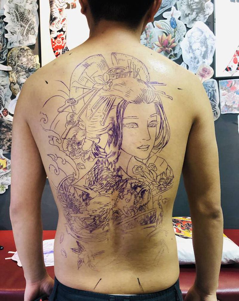 满背艺妓纹身图片_背部新传统纹身图案