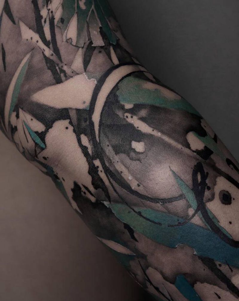 《荷》纹身图片_手臂水墨荷花纹身图案