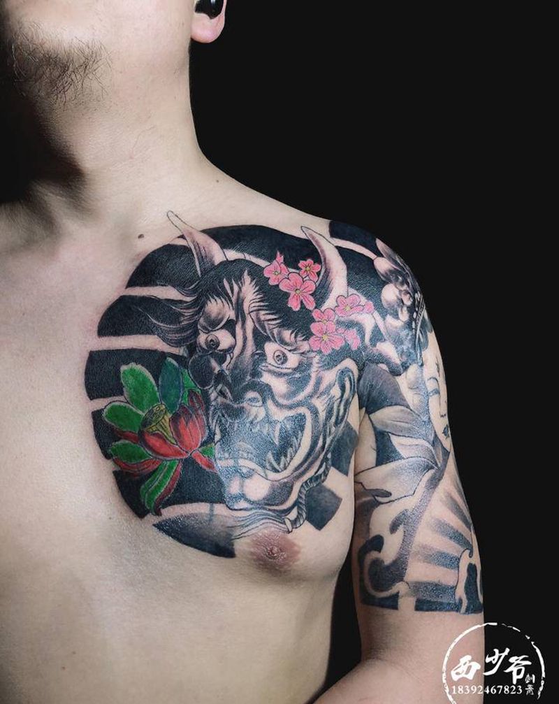 半甲纹身图片_胸部纹身图案