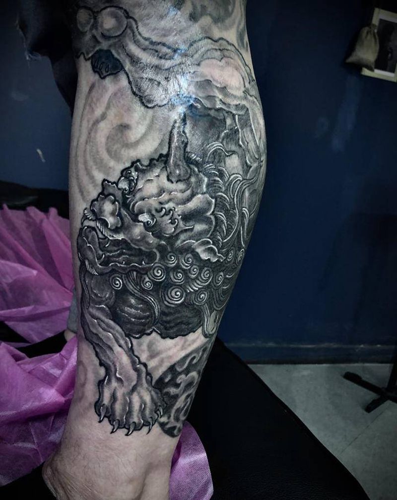 唐狮纹身图片_腿部新传统纹身图案