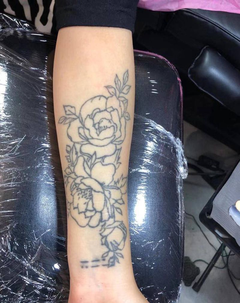 修改素花纹身图片_手部点刺纹身图案