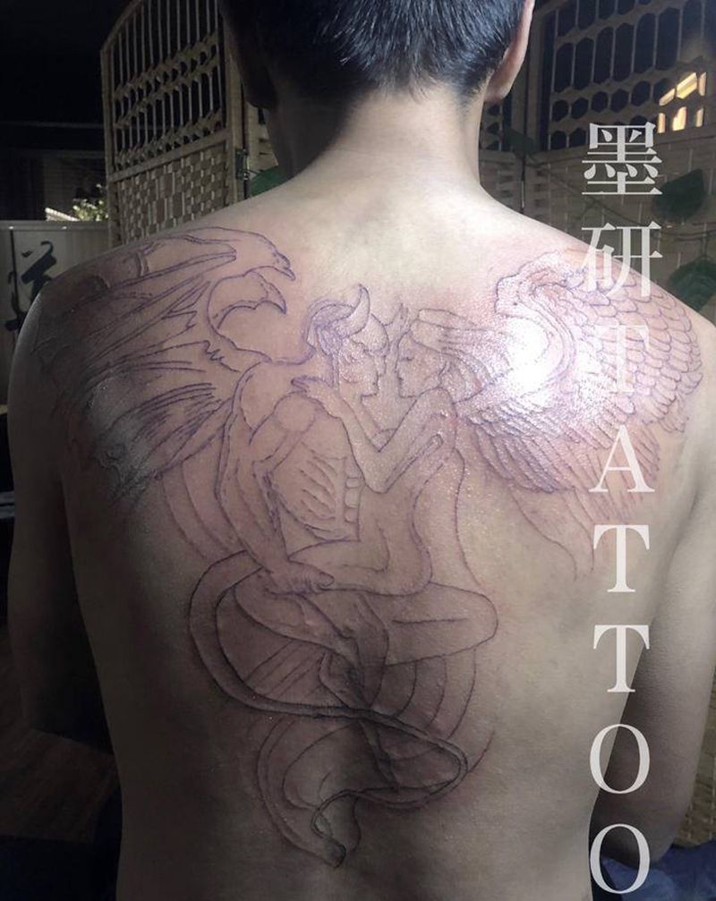 天使与恶魔纹身图片_背部欧美写实纹身图案